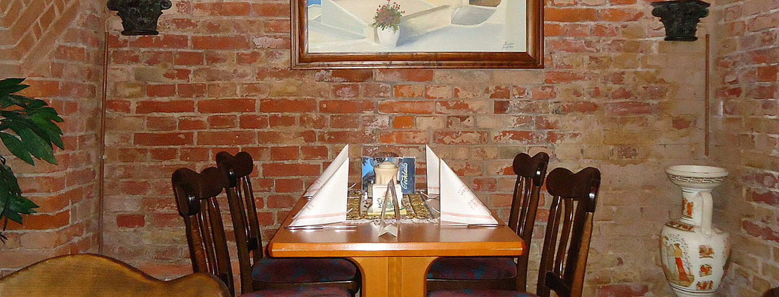 Tisch mit Gemälde